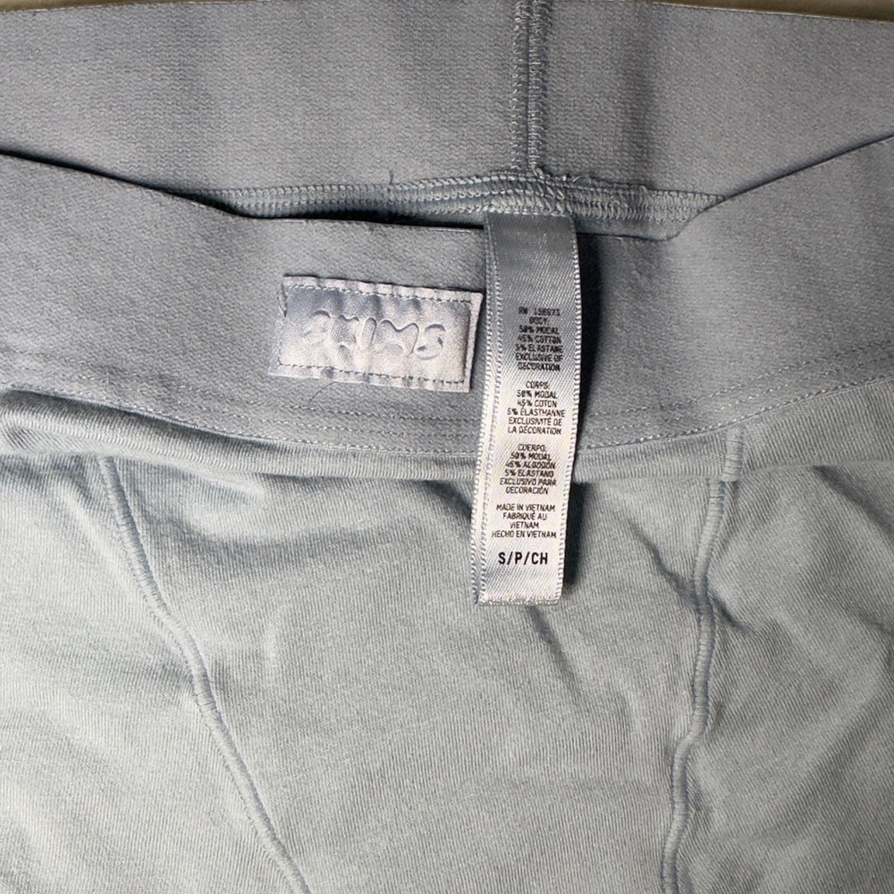 Skims Soft Blue Lounge Set Small - Picture 6 of 7